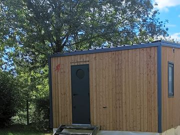 Private bathroom for each fully-serviced pitch