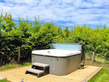 Hot tub with lights and jets