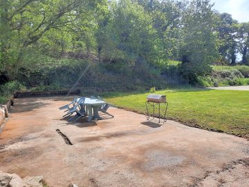 Common area for barbecues, picnics and games
