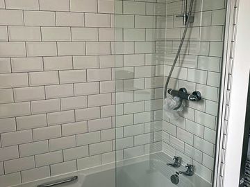 Shower and bath area
