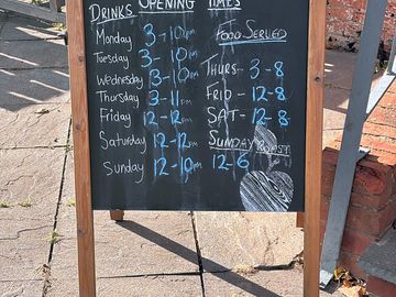 Cosy pub with home-cooked food