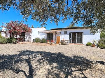 Zorro and Cabra lodges