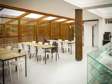 Informal restaurant