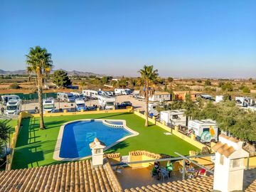 General view & pool