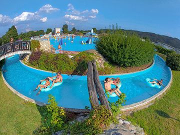 Lazy river