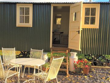 Oxton hill hideaway hut
