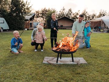 Various campfire evenings in high season