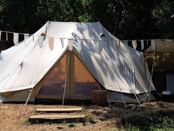 Safari tent