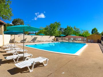 Heated swimming pool