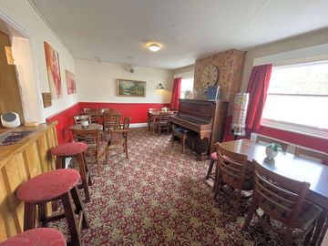Public bar