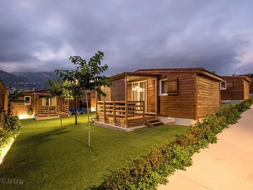 Bungalow plus berga resort.