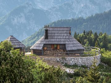 Koča Ojstrica in summer