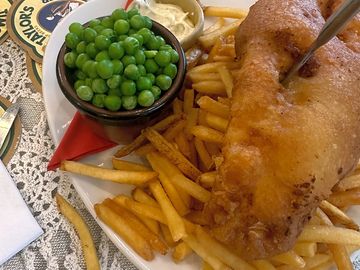 Amazing fish and chips 😋