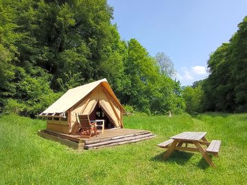 Picnic bench