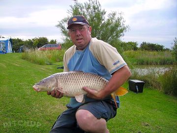Mirror, Crucian & Grass Carp up to 30lb are to be caught!   Tench, Roach, Perch, Gudgen & Rudd (added by manager 04 Apr 2013)