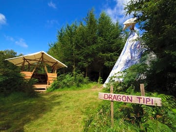 Dragon Tipi surrounded by nature (added by manager 04 Jun 2019)