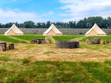 Firepit and bell tents (added by manager 29 Jun 2023)