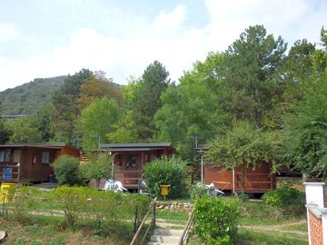 Comfy lodges (added by manager 16 Feb 2016)