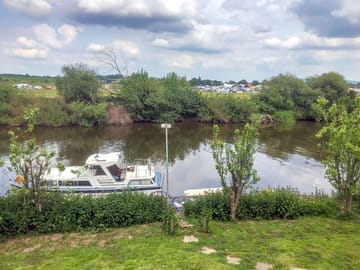 Upton upon Severn waterway (added by manager 04 Jul 2023)