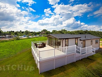 Luxury lodges with river views (added by manager 22 Nov 2012)
