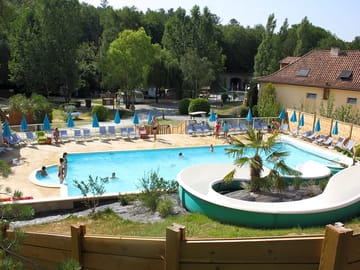 The swimming pool and the water slides (added by manager 21 Apr 2014)
