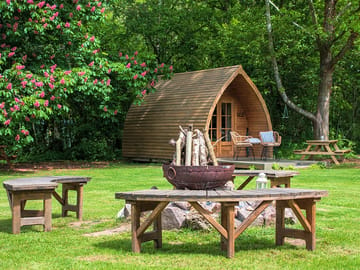 Conker Cabin, facing the nature pond and firepit (added by manager 24 May 2022)