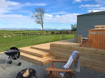 Stunning views across open farmland to Snowdonia (added by manager 31 Aug 2020)