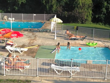 Swimming pool and kids' pool (added by manager 23 Mar 2017)