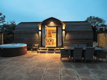 Electric hot tub outside the lodge