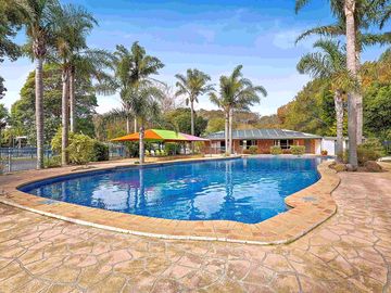 Pool and sun terrace