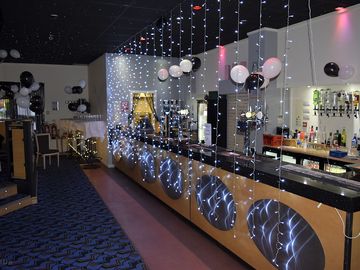 Main bar