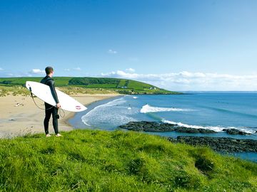 A short walk to the surfing beach