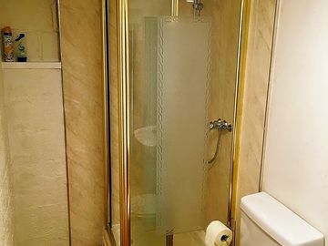 toilet and shower. Use of shoer is only permitted during the hours of 3pm-10am.