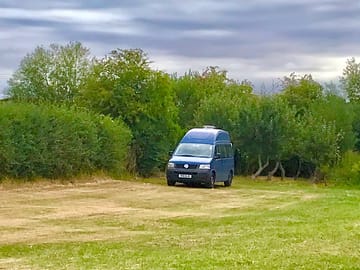 Our first camper van holiday makers enjoying the lovely sunshine chilling 🏕