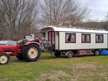 Tractor-pulled caravan