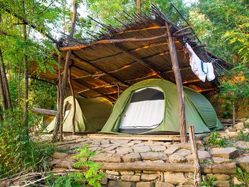 Lean-to pitch