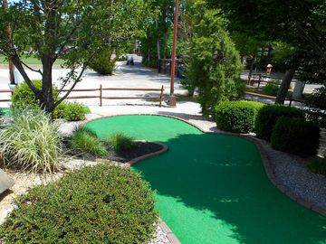Miniature golf course