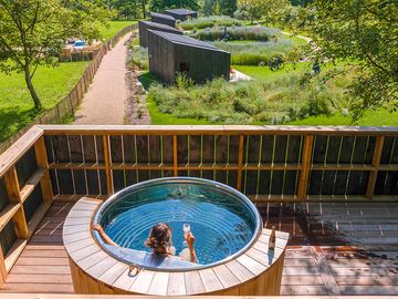 Jacuzzi and lodges
