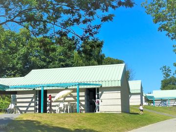 Outside lodging for four people