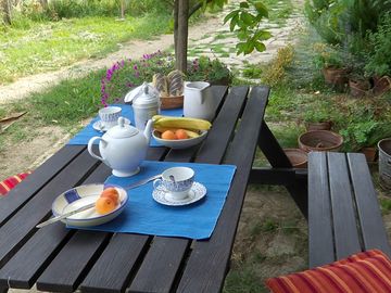 Breakfast in the garden