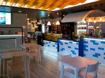 Restaurant-bar