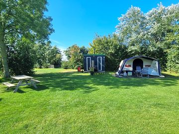 Camping pitch with private sanitary facilities