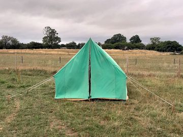 Ready tent with field view