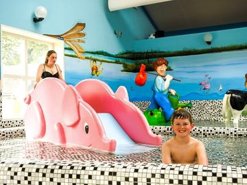 Indoor paddling pool