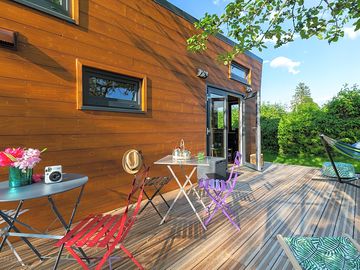 Un petit déjeuner en exterieur au levé du soleil