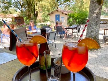 Spritz at the bar / snack
