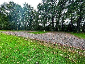 Electric gravel touring pitch