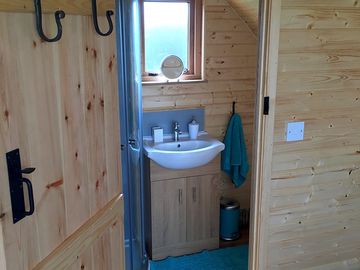 Ensuite bathroom with shower, toilet and basin