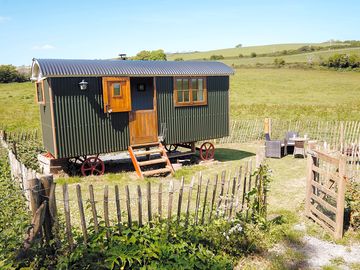 Frankshore shepherd's hut