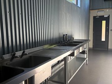 Washing up facilities
